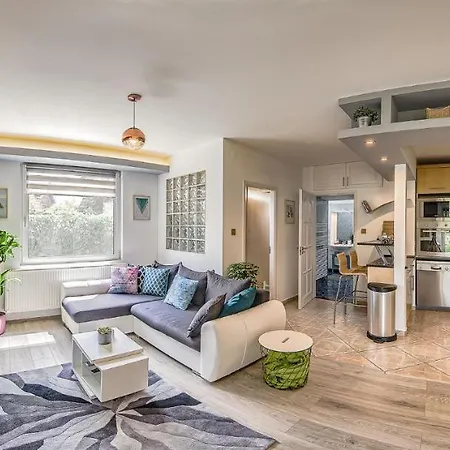 Riverside Apartman**** Apartment *