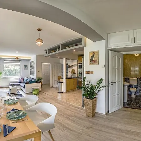 Riverside Apartman**** Apartment Miskolc