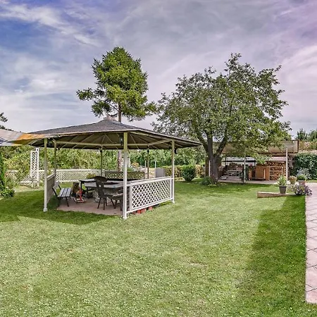 Apartment Riverside Apartman****