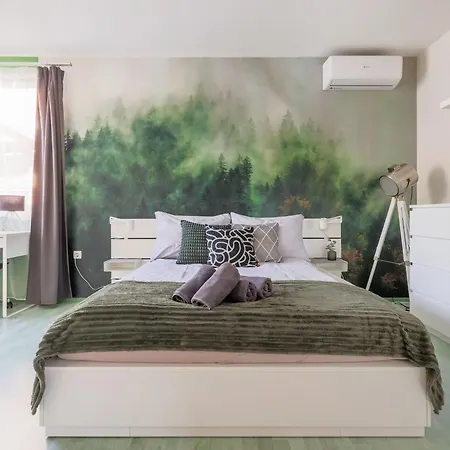 Riverside Apartman**** *