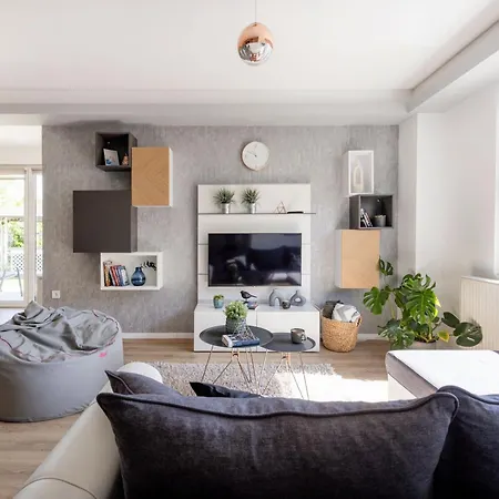 Apartamento Riverside Apartman**** *