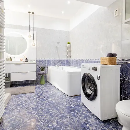 Riverside Apartman****