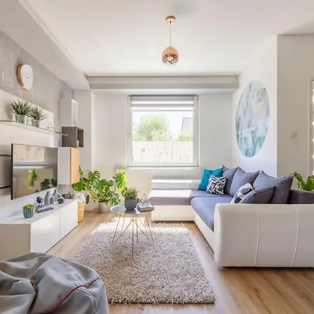 Riverside Apartman**** *