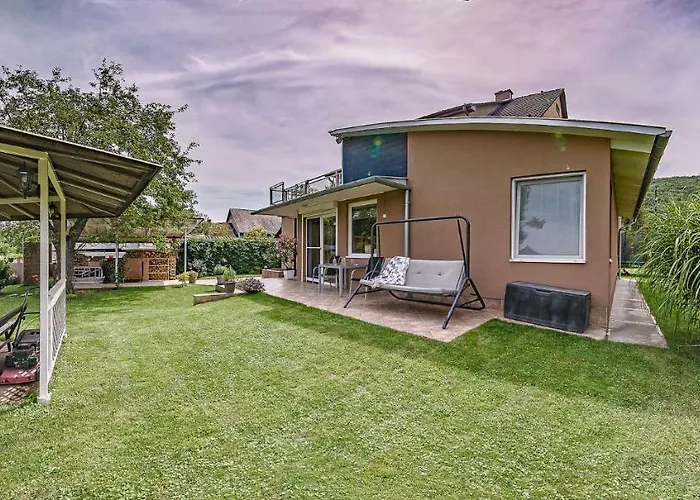 Riverside Apartman****