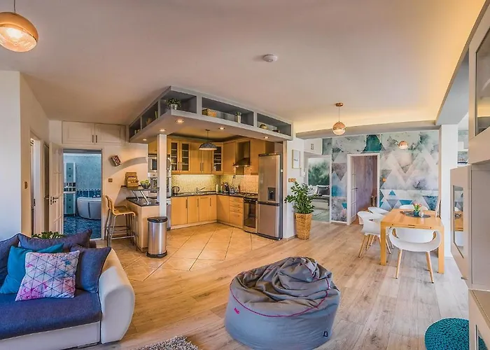 Riverside Apartman**** *